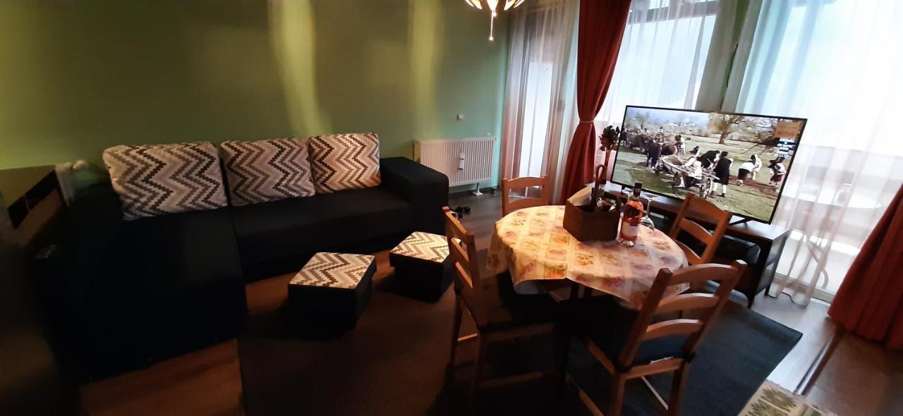 Lucas Duplex Lägenhet Azuga Exteriör bild