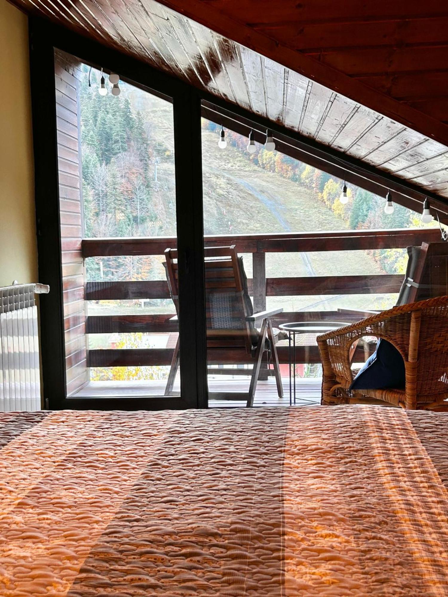 Lucas Duplex Lägenhet Azuga Exteriör bild